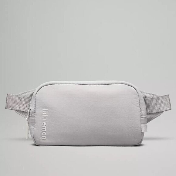 NWT Mini Belt Bag .7L - Silver Drop/Vapor - Picture 1 of 6